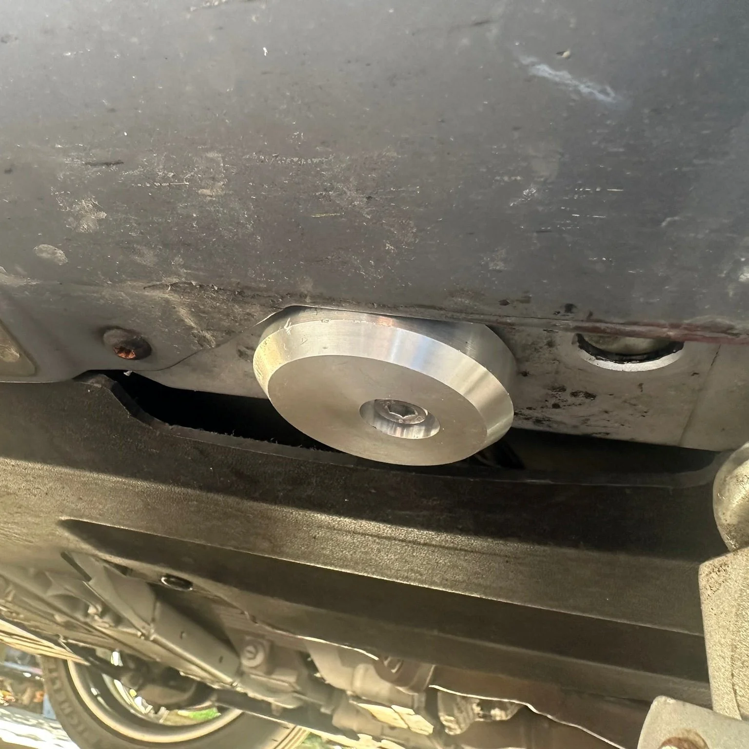 Aston Martin 2007-2016 Vantage Stealth Lift Pads - Image 4