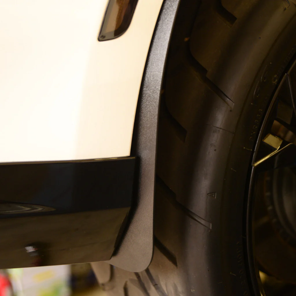 Camaro 17-24 ZL1 Deluxe Rock Guards - Image 4