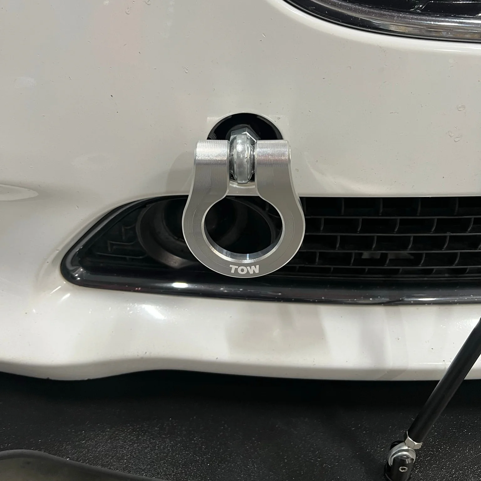 Chrysler 300 11-19 Premium Stealth Tow Hook - Image 3